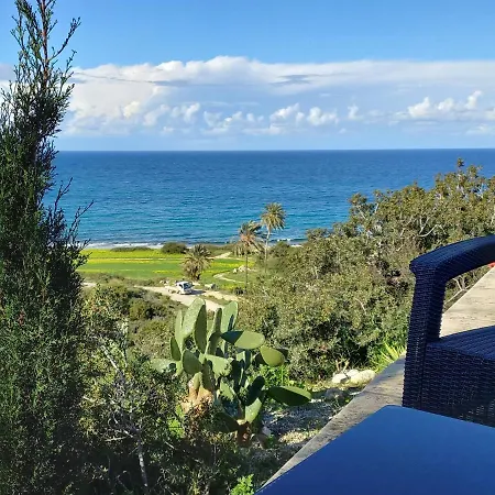 Apartment Seafront With Private Garden Agios Amvrosios (Kyrenia)