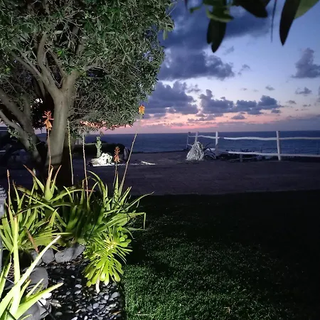Seafront With Private Garden דירה Agios Amvrosios (Kyrenia)